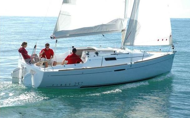 First 25.7 (beneteau)