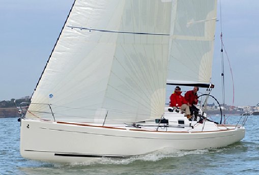 First 10r (beneteau)