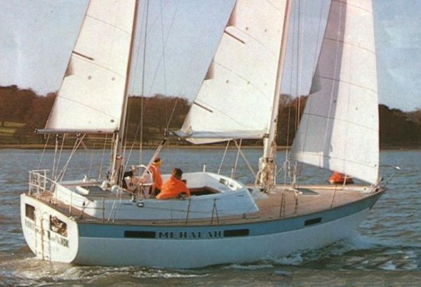 Oyster Mariner 35